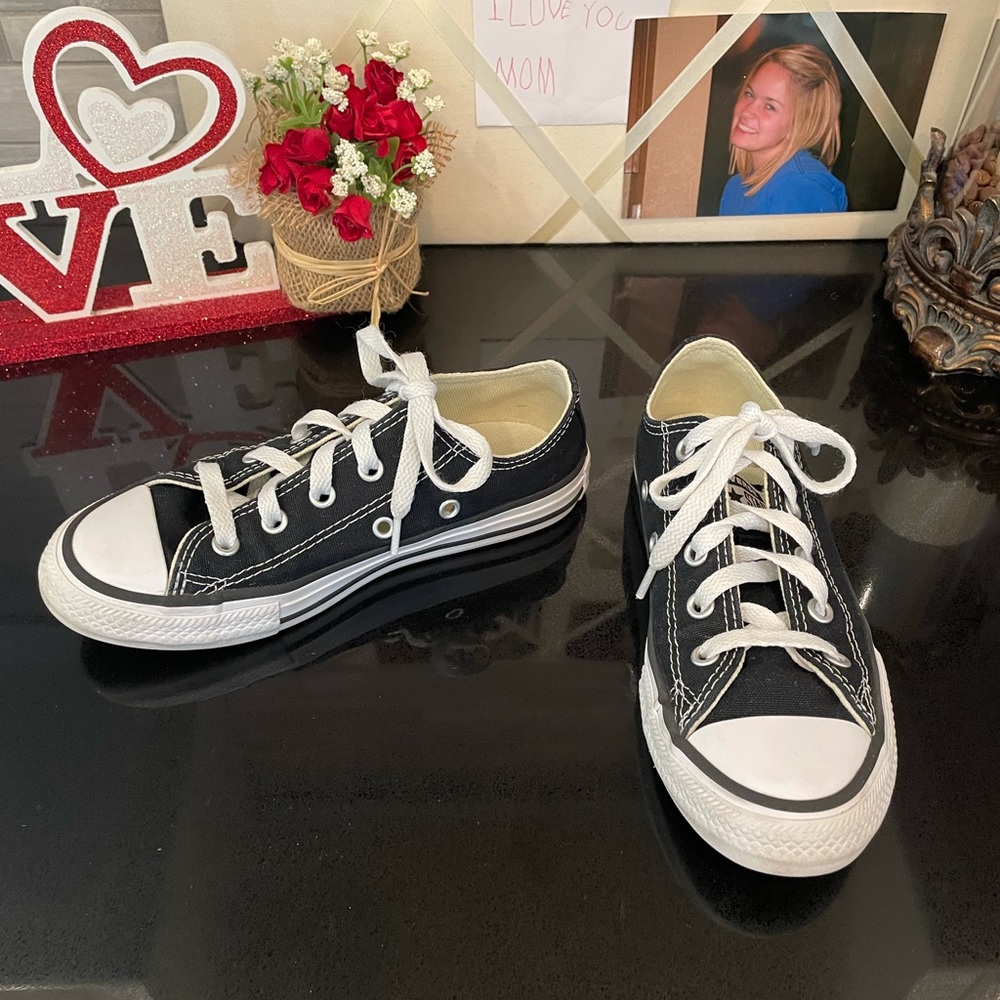 SOLD - Converse Allstar shoes